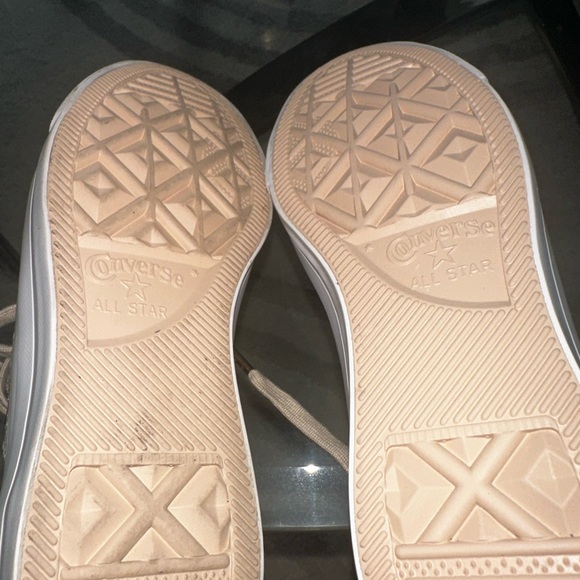 Brand new Converse they have the snakeskin leather effect. - Picture 3 of 4